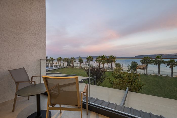 Gün batımında özel balkon